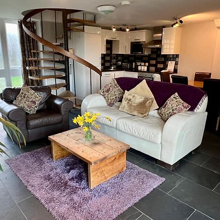 Cader Mountain View Cottage With Hot Tub In Snowdonia ดอลเกซเซย์ ภายนอก รูปภาพ