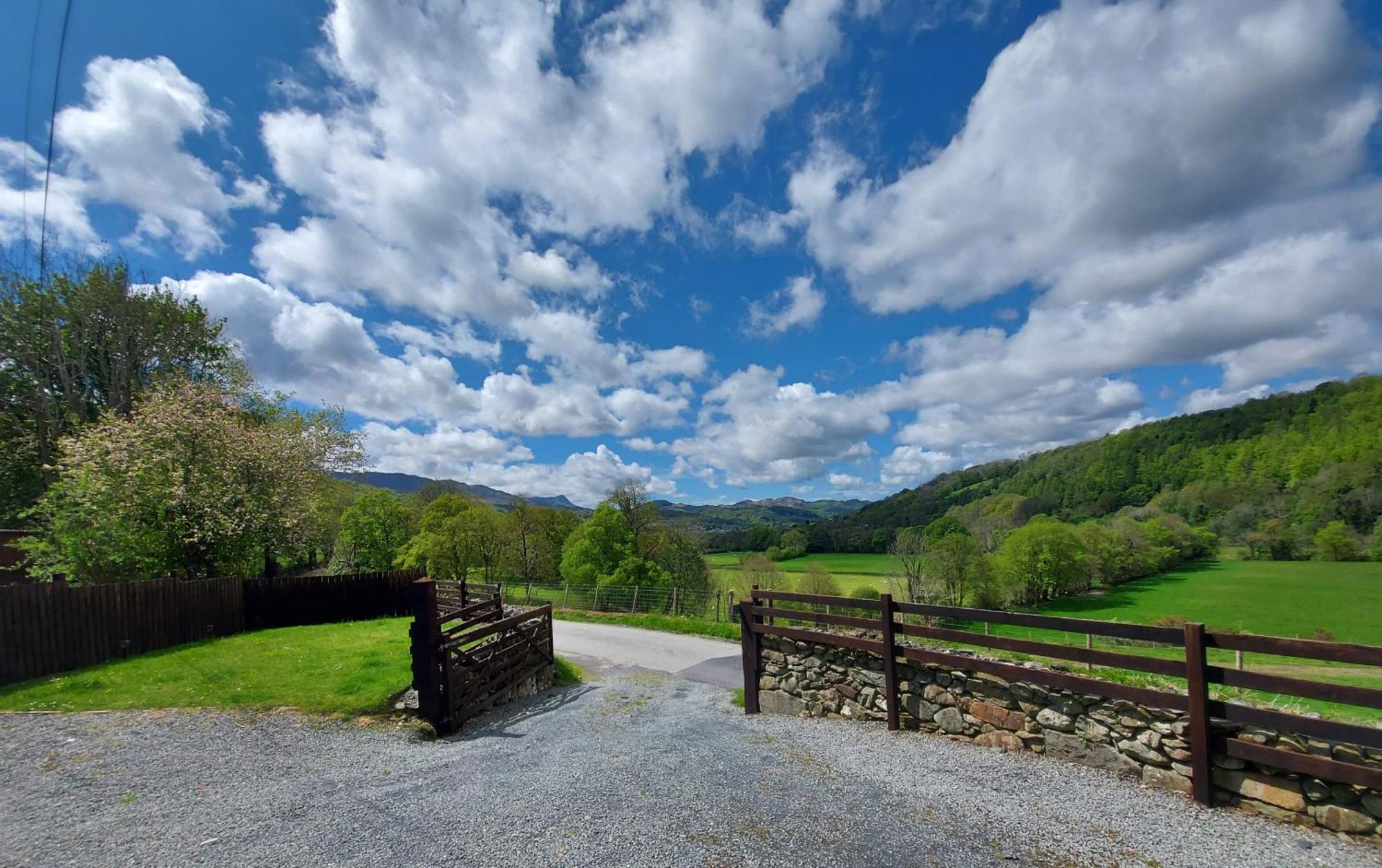 Cader Mountain View Cottage With Hot Tub In Snowdonia ดอลเกซเซย์ ภายนอก รูปภาพ